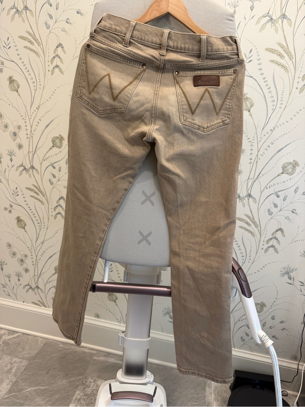 Wrangler Retro Slim Straight Beige Jeans
